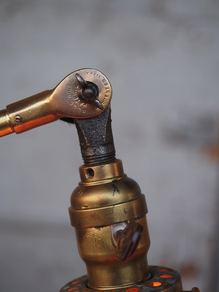 Rare Lampe de bureau O.C. White Industrielle socle fonte la lampe de reference a new york dans les loft – Image 8