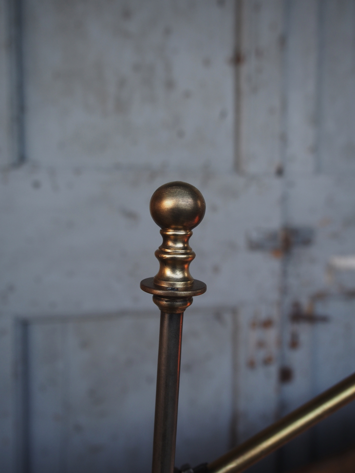 Rare Lampe de bureau O.C. White Industrielle socle fonte la lampe de reference a new york dans les loft – Image 13