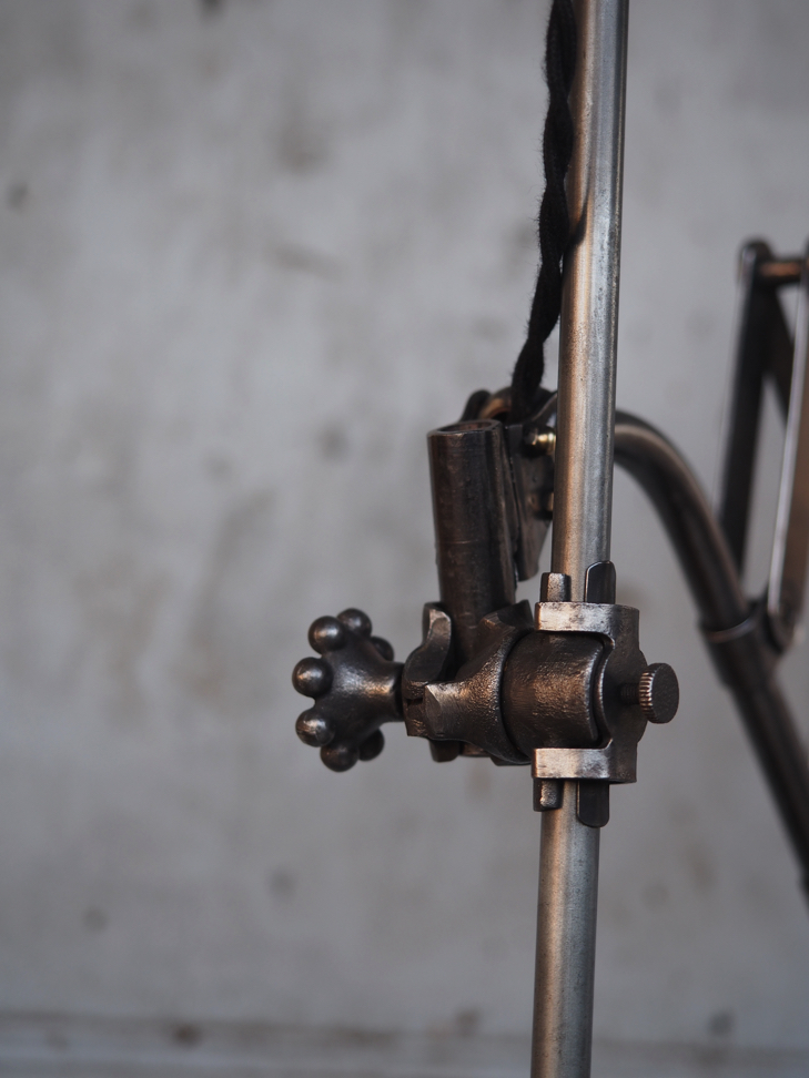 Rare Lampe O.C. White Industrielle applique scissor la lampe de reference a New York dans les lofts – Image 9