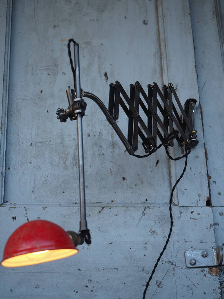 Rare Lampe O.C. White Industrielle applique scissor la lampe de reference a New York dans les lofts – Image 14