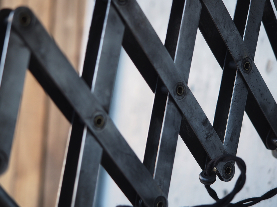 Rare Lampe O.C. White Industrielle applique scissor la lampe de reference a New York dans les lofts – Image 22