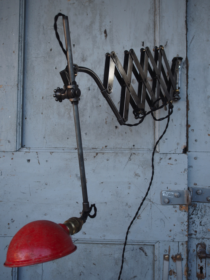 Rare Lampe O.C. White Industrielle applique scissor la lampe de reference a New York dans les lofts – Image 2