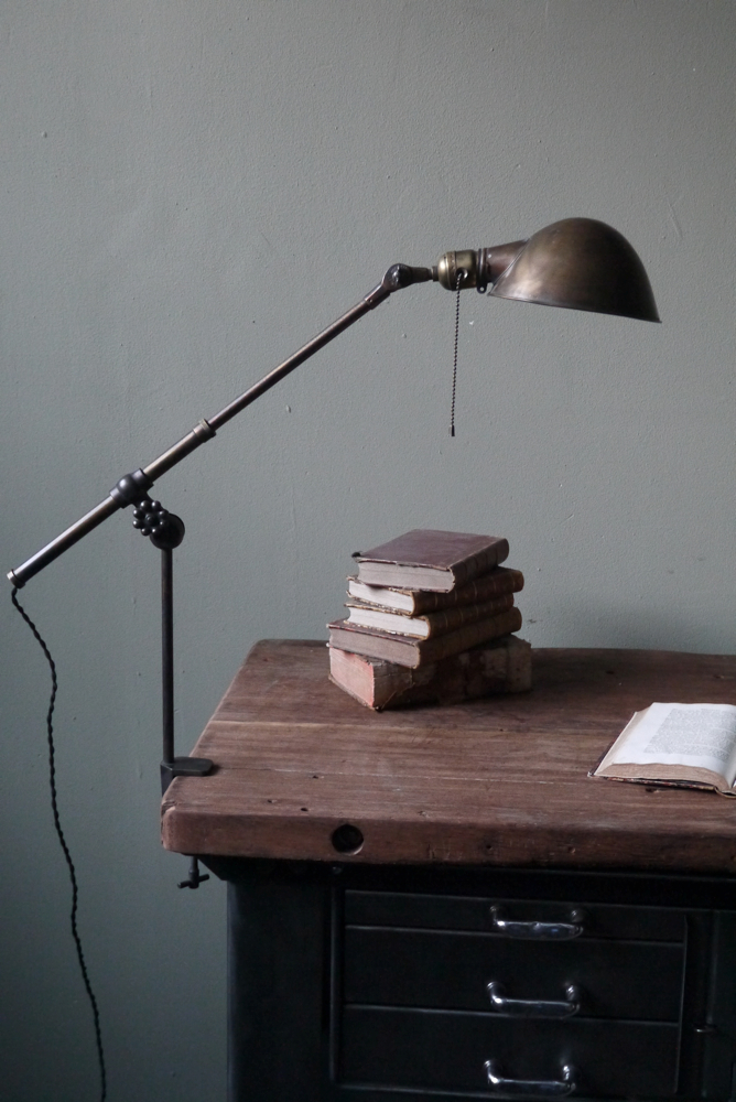 Rare Lampe bureau O.C. White Industrielle sur etau la lampe de reference a new york dans les loft – Image 3