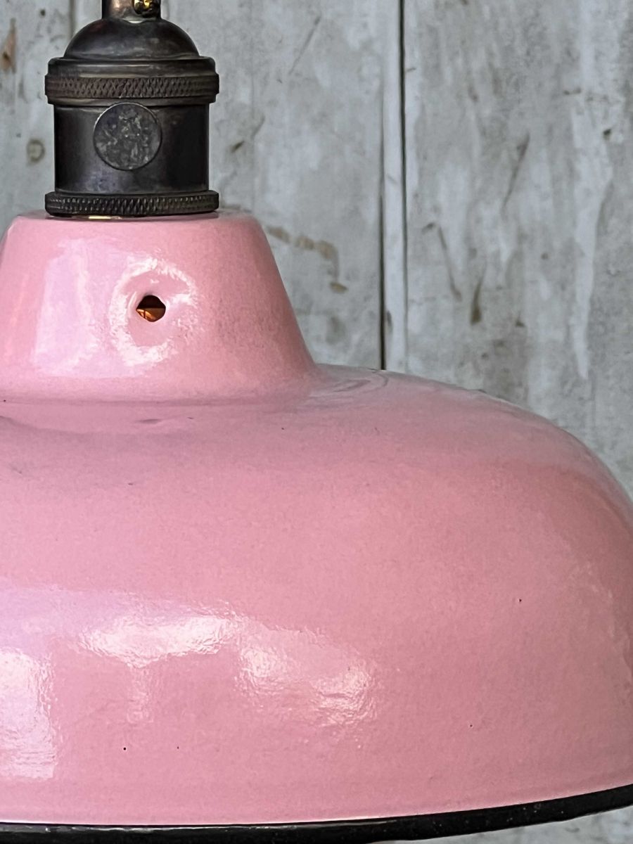 lampe abat jour emaillee industrielle rose – Image 9