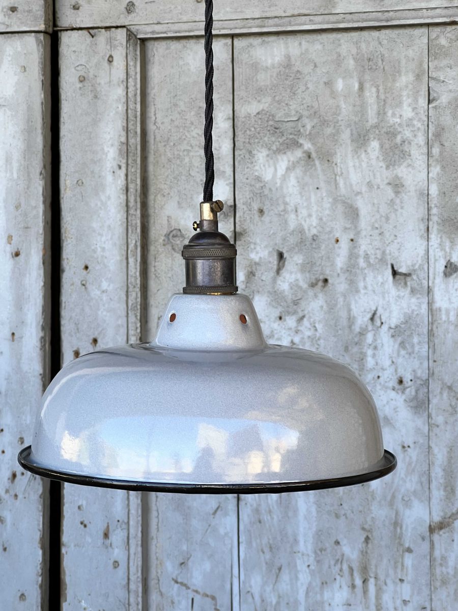 lampe abat jour emaillee industrielle gris sourie – Image 3