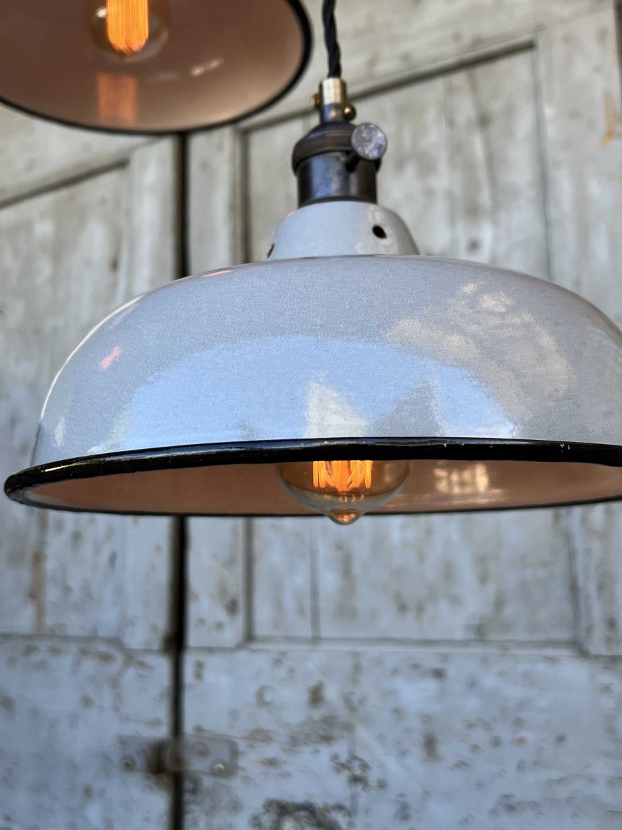 lampe abat jour emaillee industrielle gris sourie – Image 6