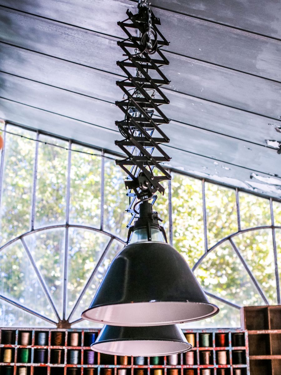 abat jour emaillee noir lampe scissor holophane – Image 3