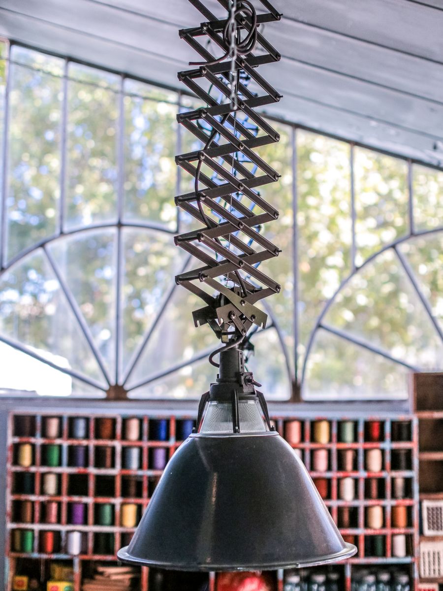 abat jour emaillee noir lampe scissor holophane – Image 2