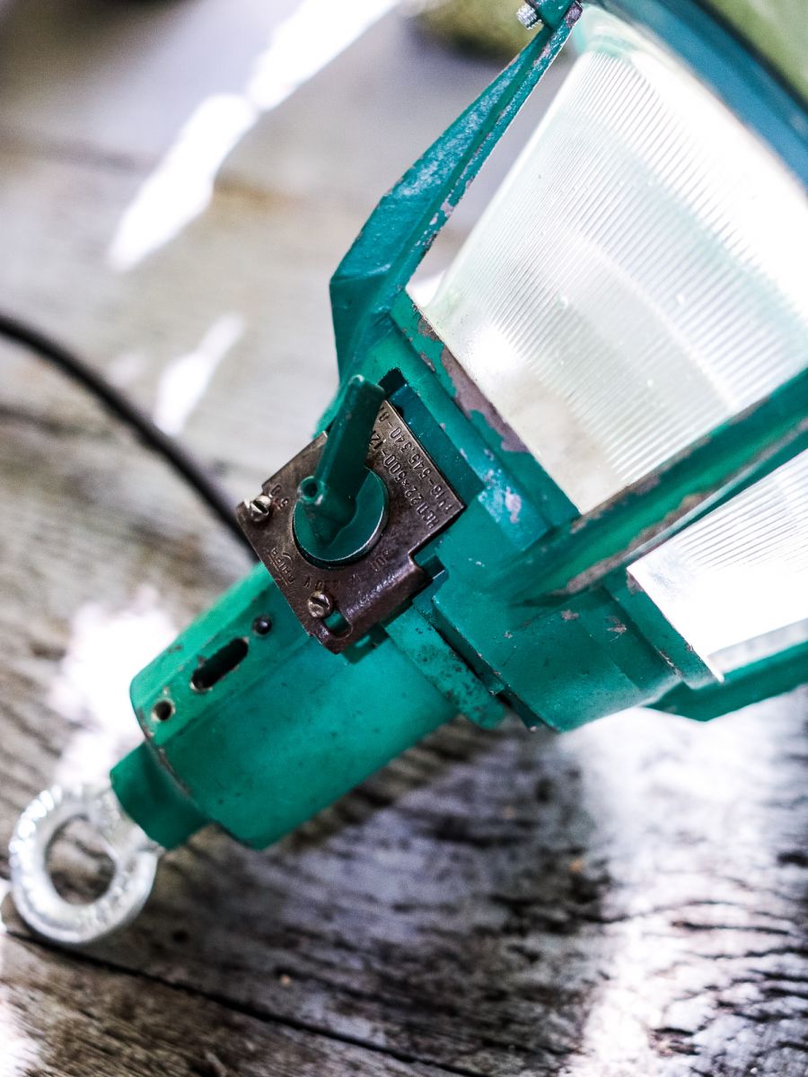 abat jour emaillee vert lampe holophane origine Union Sovietique – Image 7