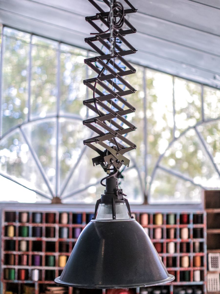 abat jour emaillee noir lampe scissor holophane – Image 6