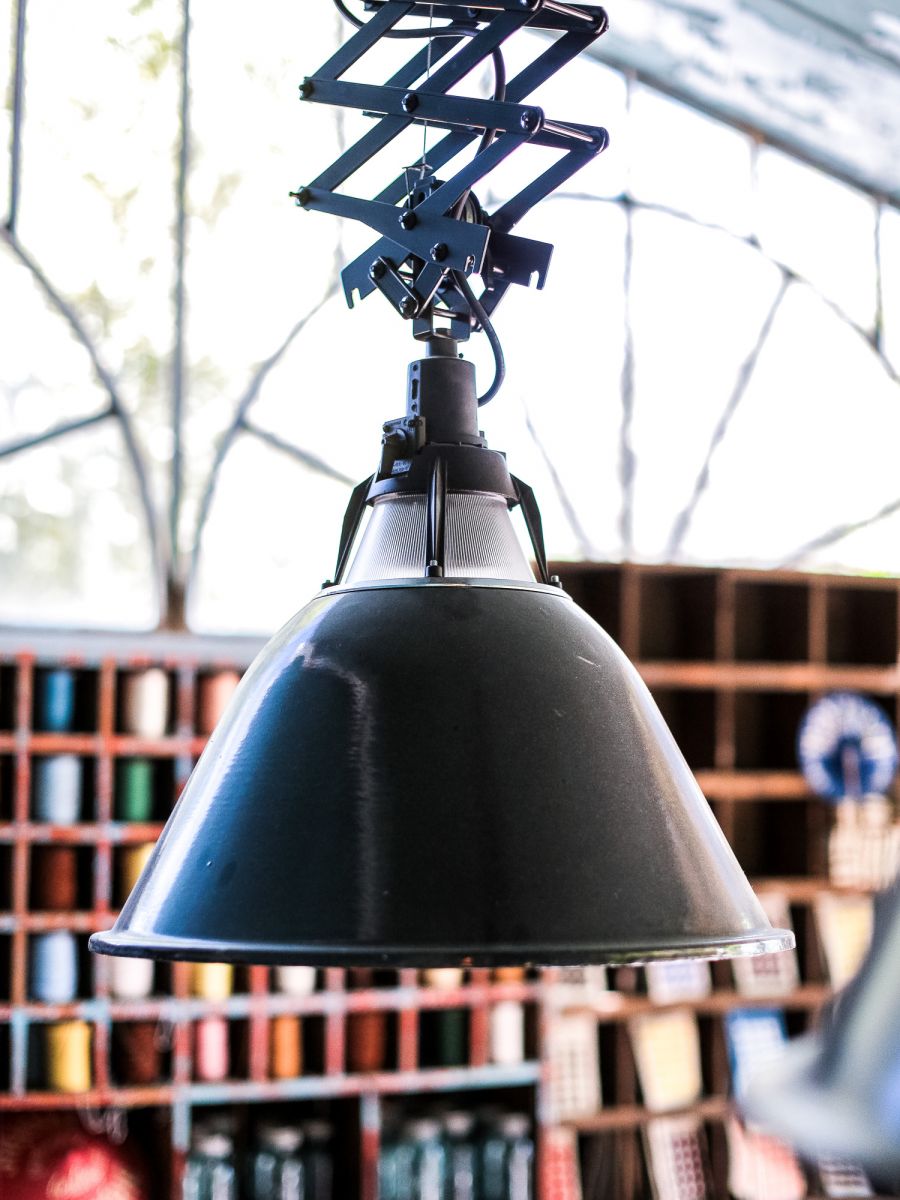 abat jour emaillee noir lampe scissor holophane – Image 10