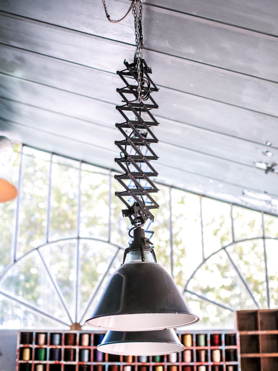 abat jour emaillee noir lampe scissor holophane – Image 11