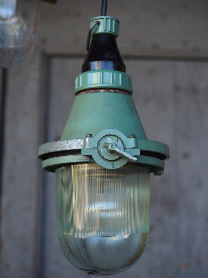 lampe verte industrielle suspension verre – Image 3