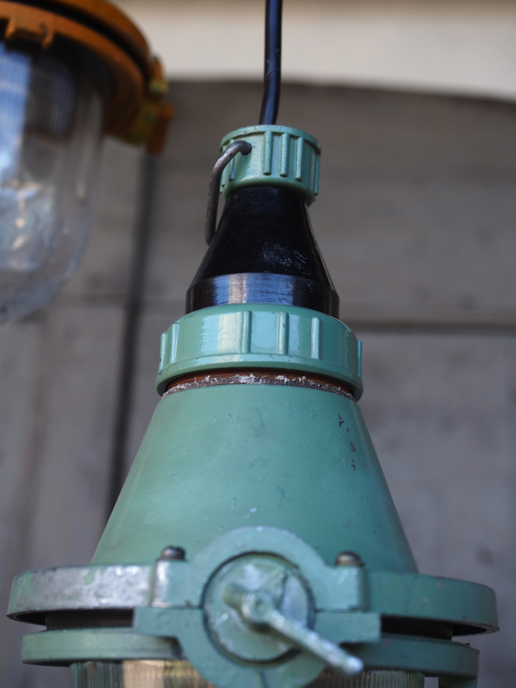 lampe verte industrielle suspension verre – Image 6