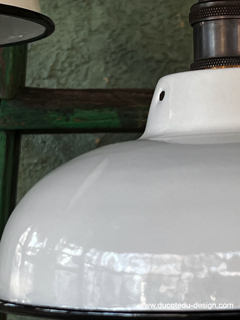 lampe industrielle blanc abat jour bateau emaillee – Image 8