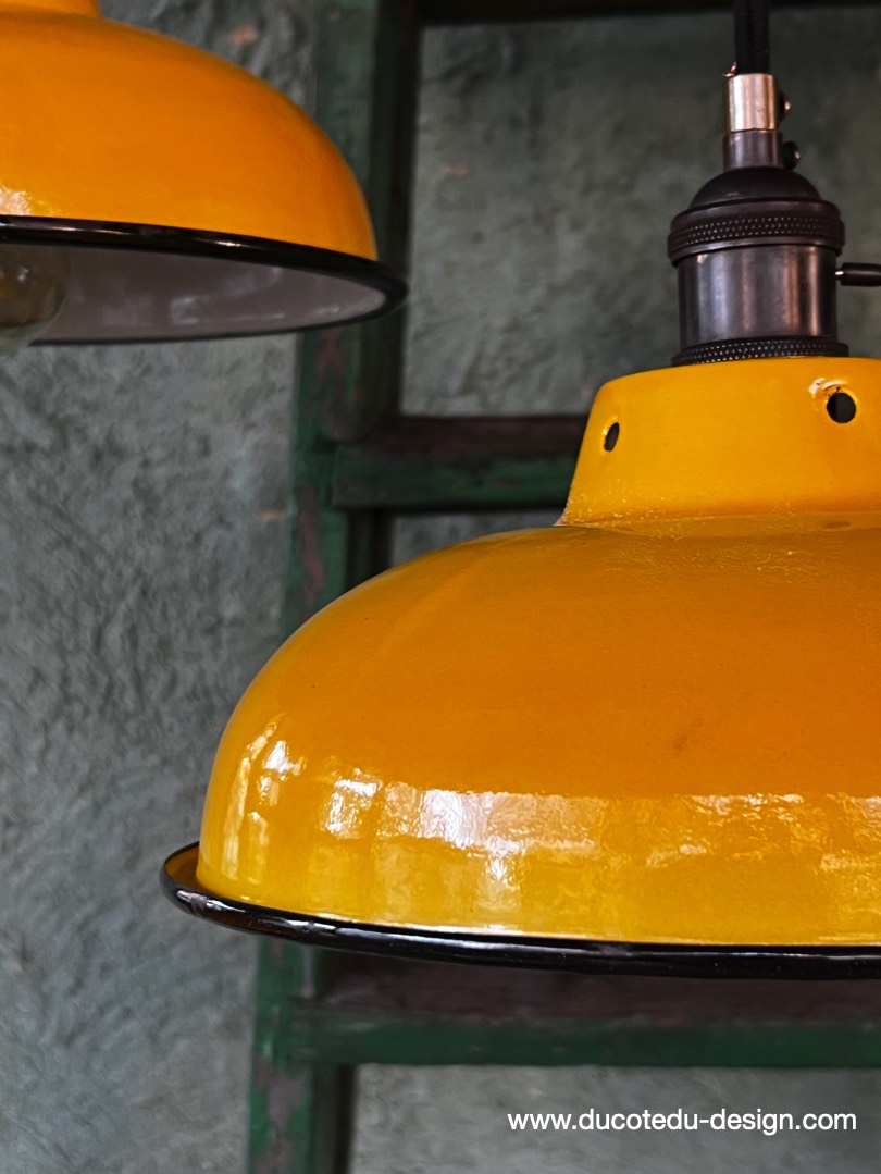 lampe industrielle jaune abat jour bateau emaillee – Image 6