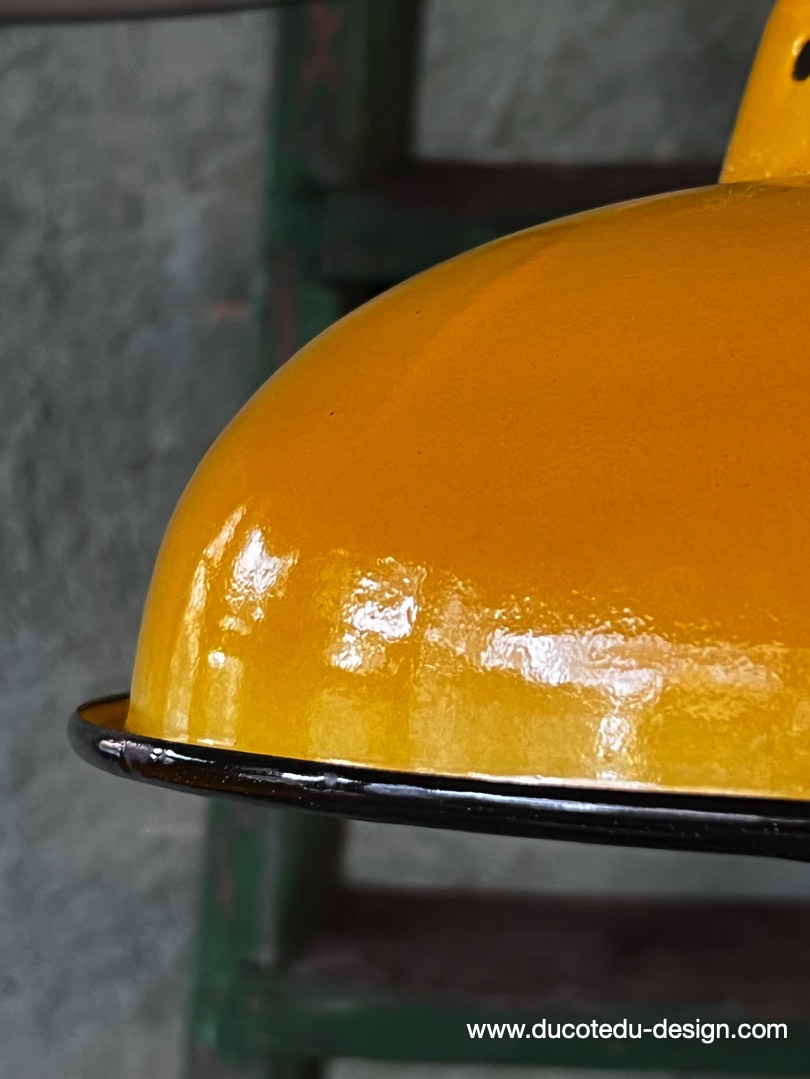 lampe industrielle jaune abat jour bateau emaillee – Image 7