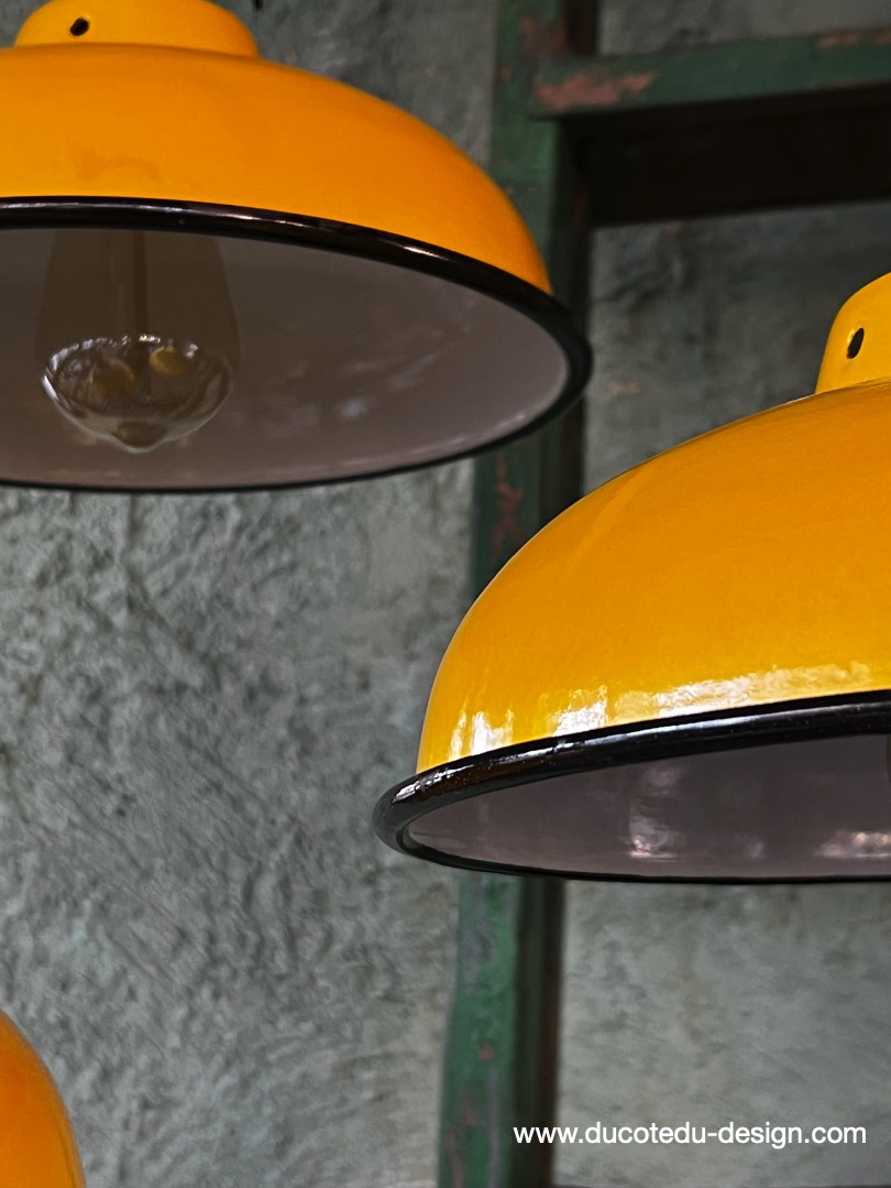 lampe industrielle jaune abat jour bateau emaillee – Image 11
