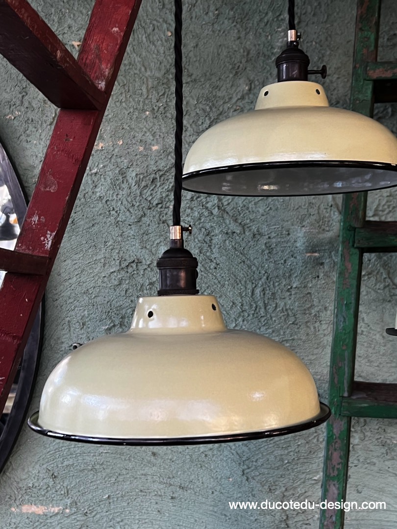 lampe industrielle creme abat jour bateau emaillee – Image 9