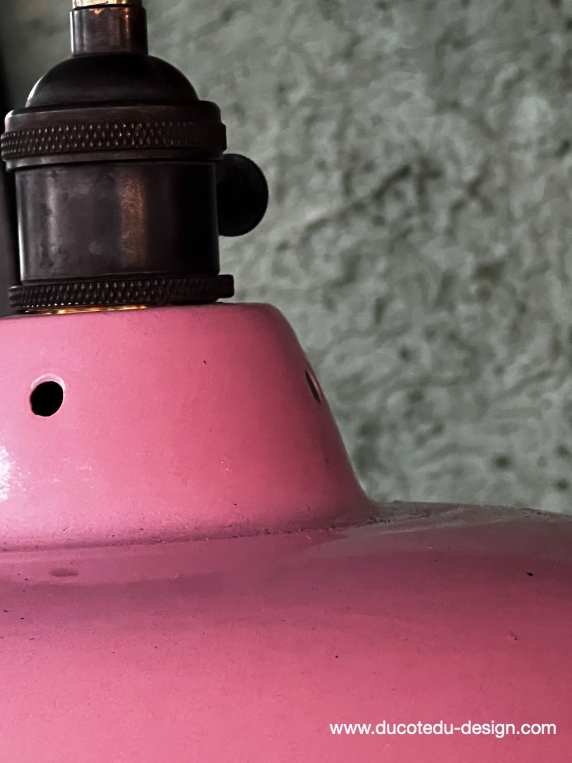 lampe industrielle rose abat jour bateau emaillee – Image 15