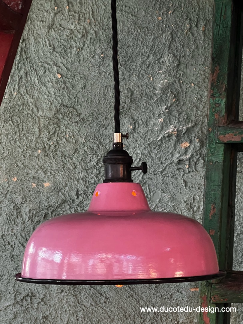 lampe industrielle rose abat jour bateau emaillee – Image 4