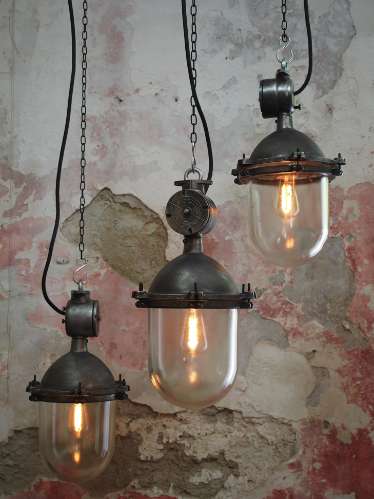 suspension metal et verre grande lampe ancienne industrielle – Image 2