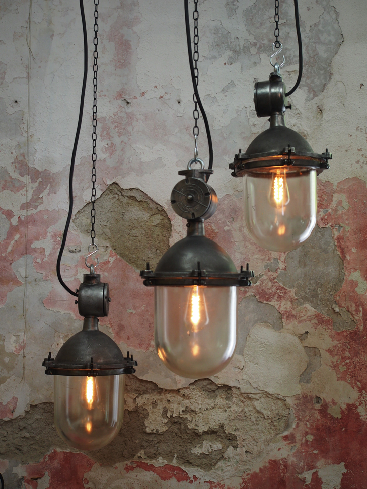 suspension metal et verre grande lampe ancienne industrielle – Image 3