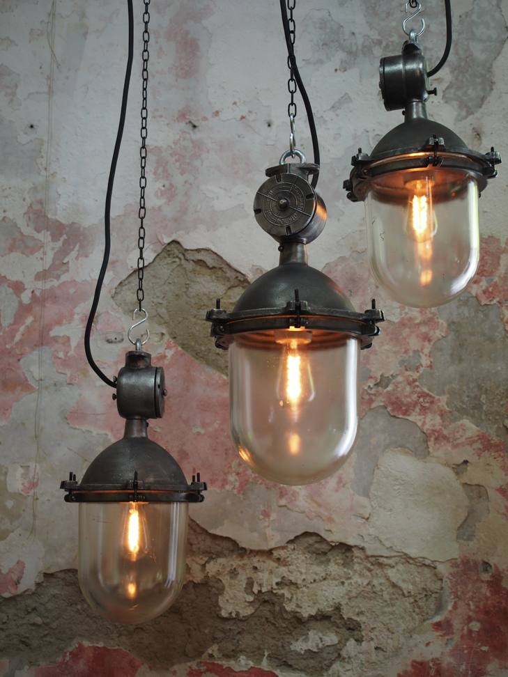 suspension metal et verre grande lampe ancienne industrielle – Image 4