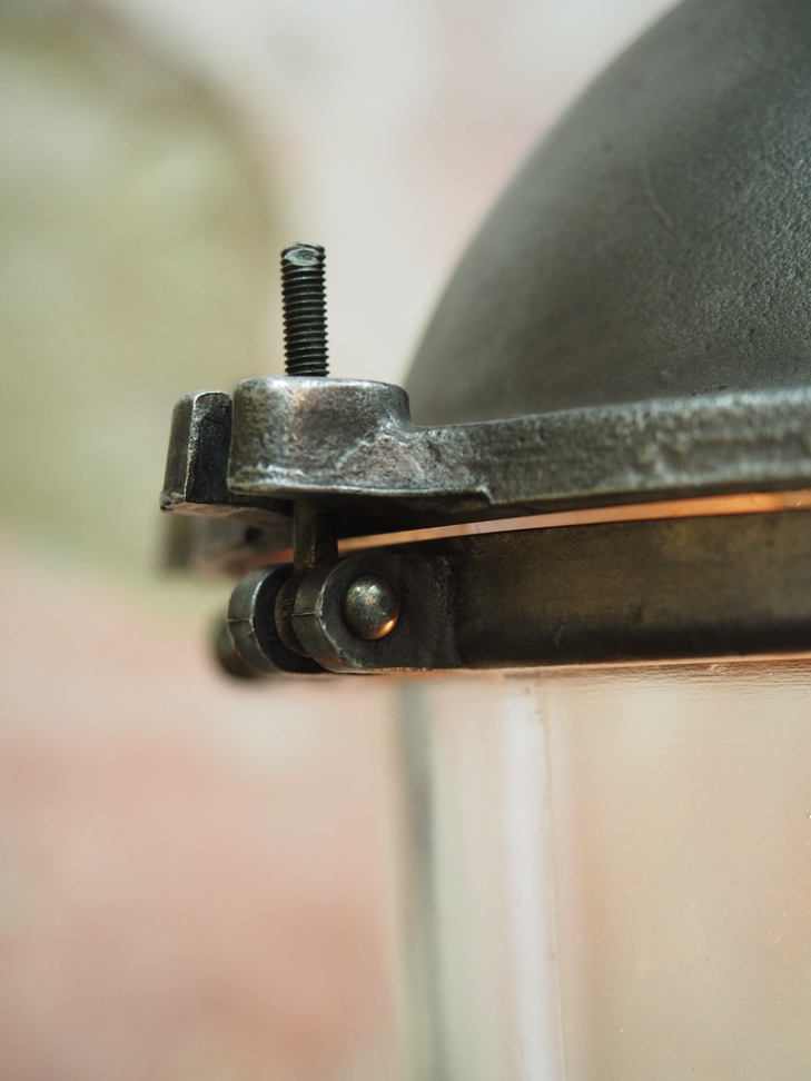 suspension metal et verre grande lampe ancienne industrielle – Image 9