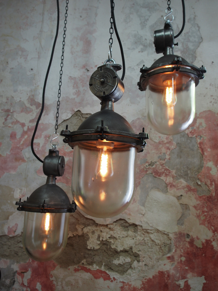 suspension metal et verre grande lampe ancienne industrielle – Image 10