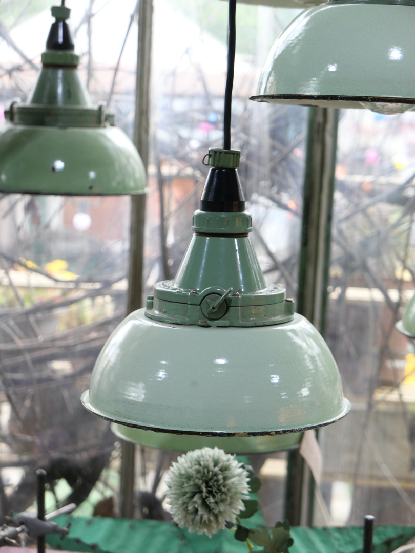 abat jour emaillee vert menthe lampe industrielle globe verre – Image 4