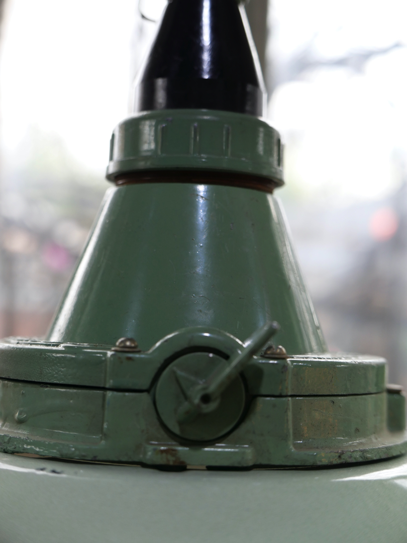 abat jour emaillee vert menthe lampe industrielle globe verre – Image 6