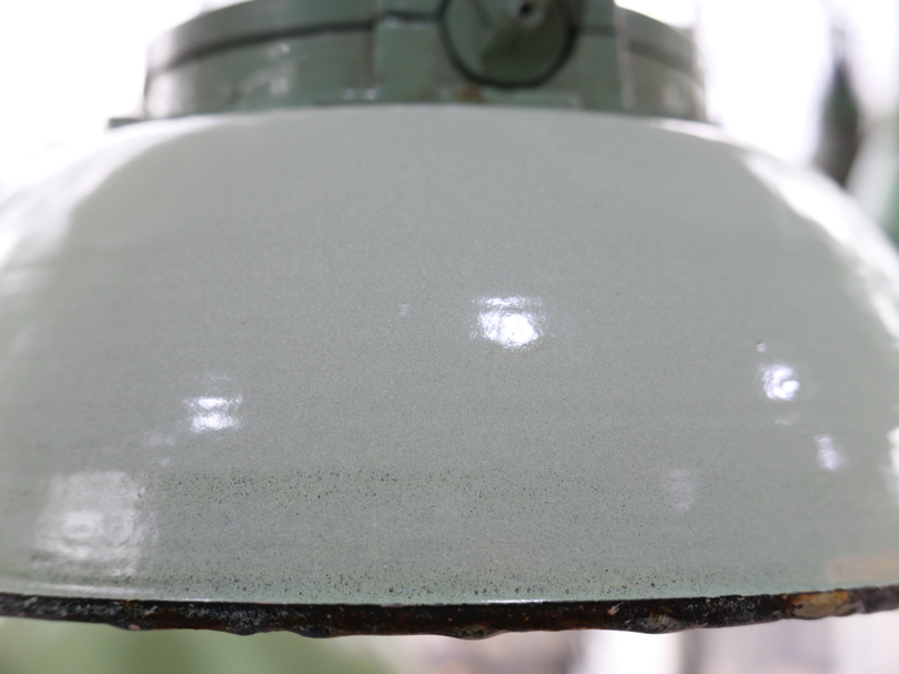 abat jour emaillee vert menthe lampe industrielle globe verre – Image 8