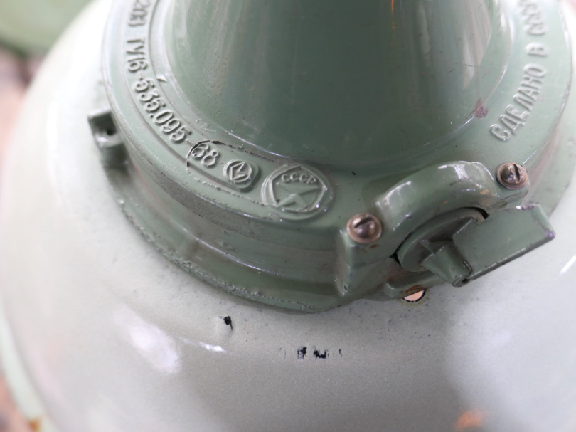 abat jour emaillee vert menthe lampe industrielle globe verre – Image 9