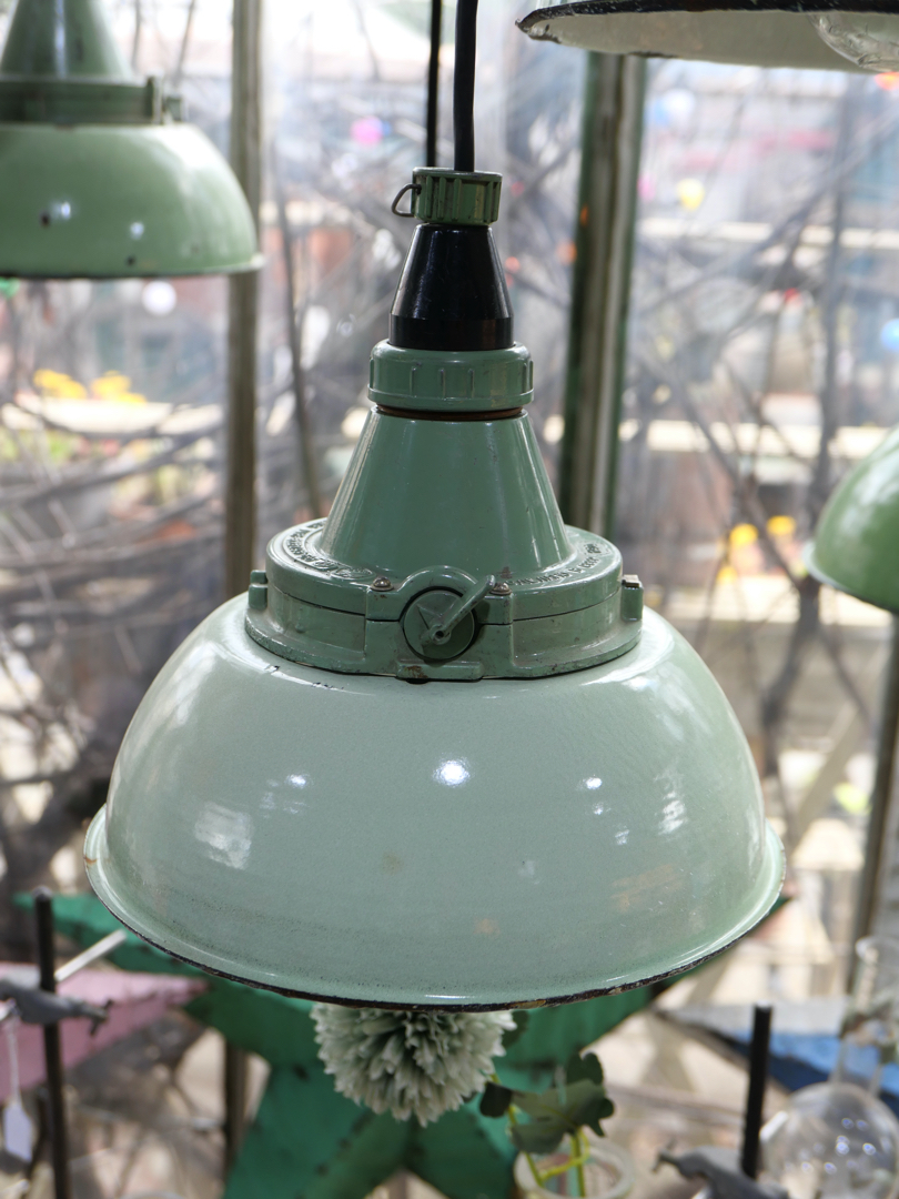 abat jour emaillee vert menthe lampe industrielle globe verre – Image 12