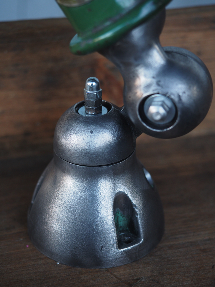 Unique lampe Jielde 1 applique finition vintage industrielle – Image 4