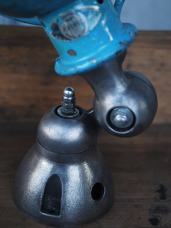 Unique lampe Jielde 1 applique finition vintage industrielle – Image 4