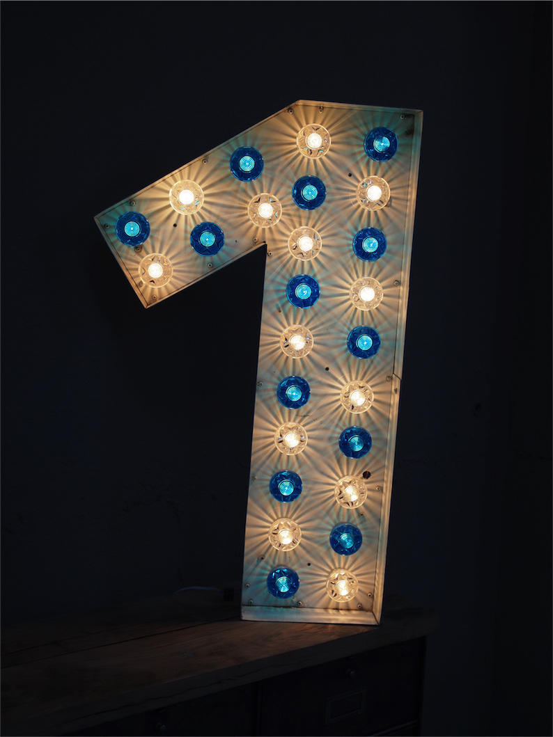 grand numero 1 lettre d'ancienne enseigne lumineuse façon fete foraine – Image 4