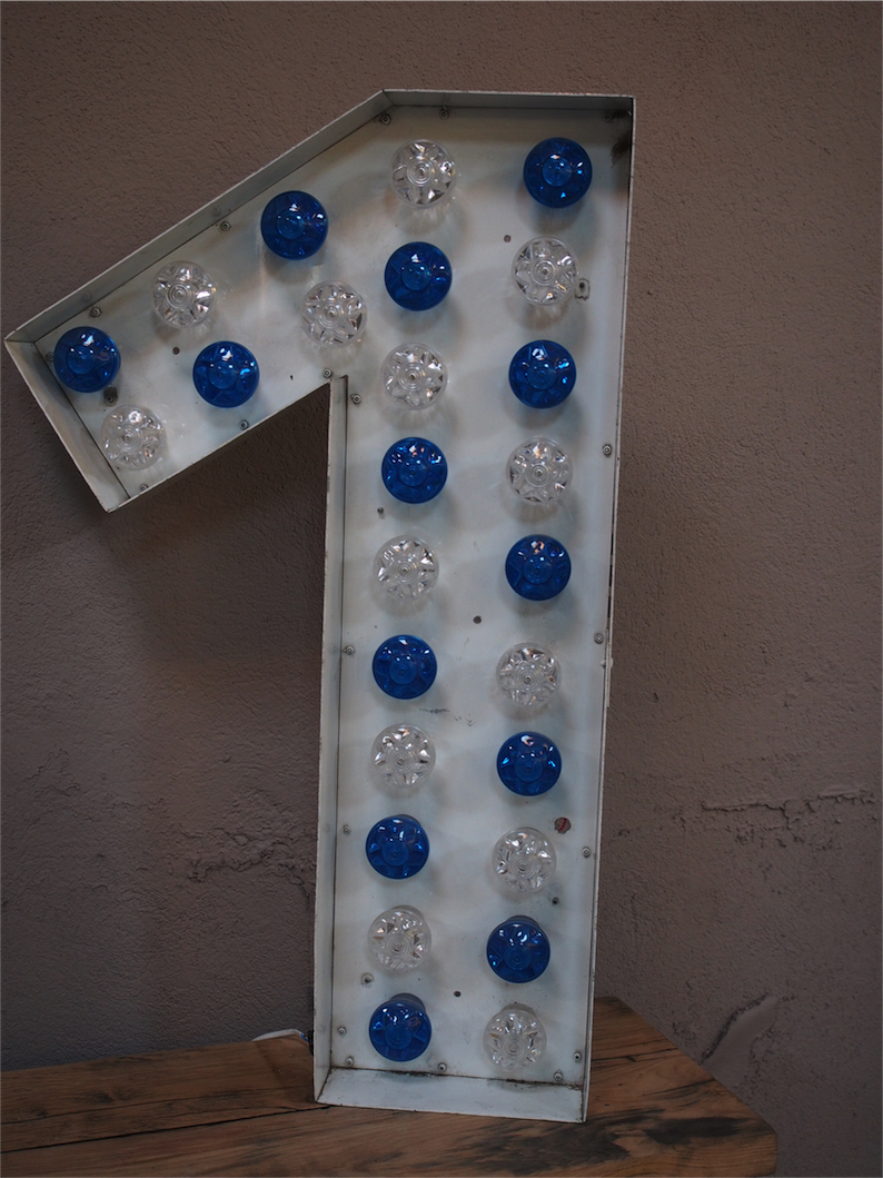 grand numero 1 lettre d'ancienne enseigne lumineuse façon fete foraine – Image 10