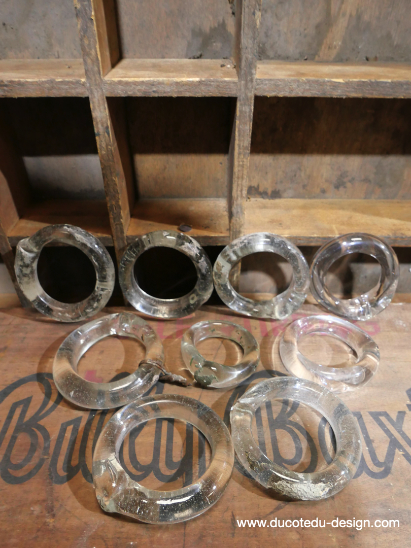 anneaux en verre fait main servant sur les anciens metiers a tisser la soie – Image 6