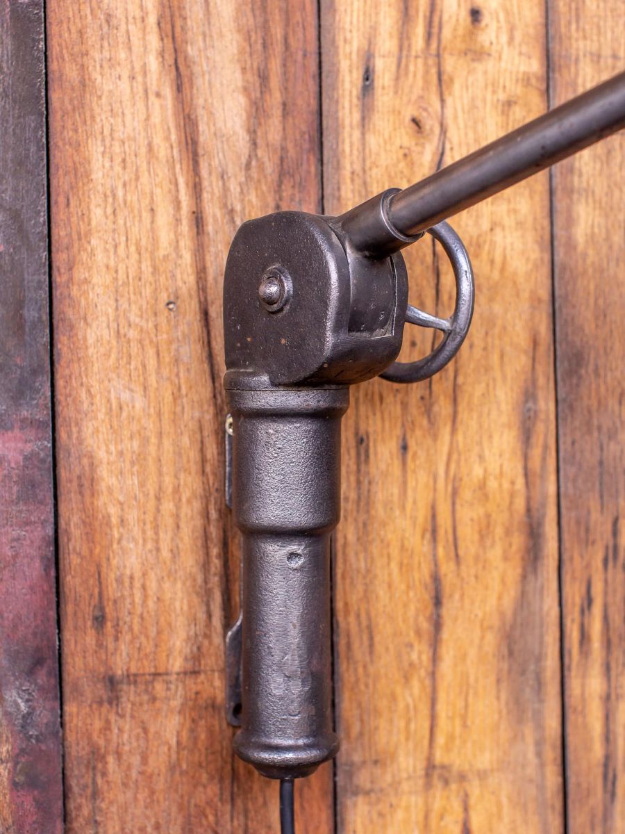 Lampe Scialytique murale globe opaline Lampe Scialytique murale globe opaline – Image 4