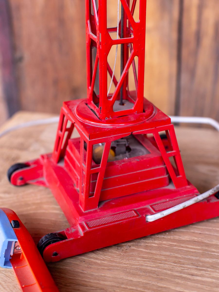 jouet ancienne grande grue avec conducteur – Image 4