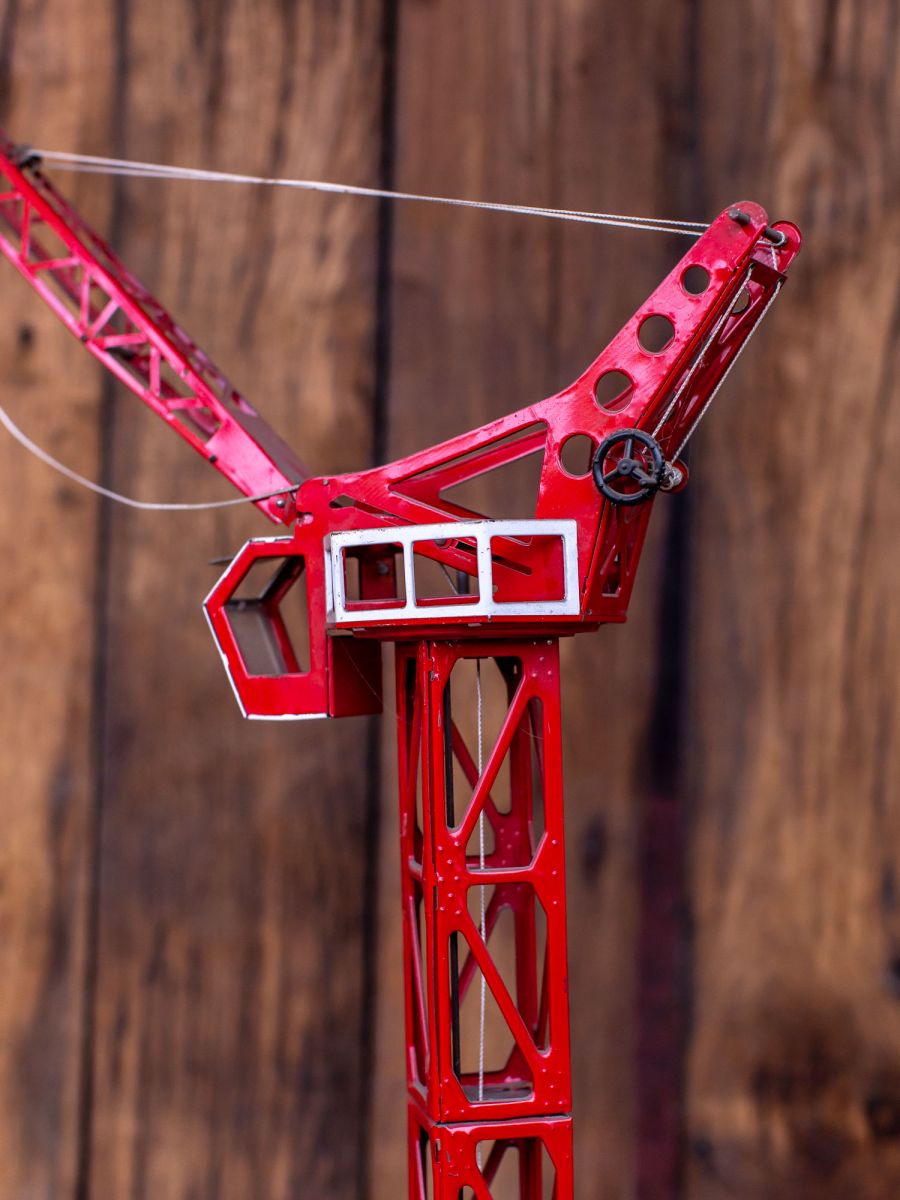 jouet ancienne grande grue avec conducteur – Image 6