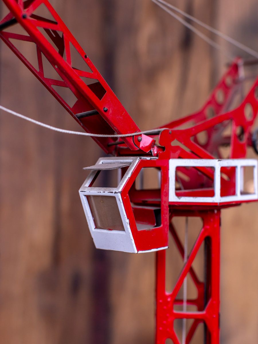 jouet ancienne grande grue avec conducteur – Image 8