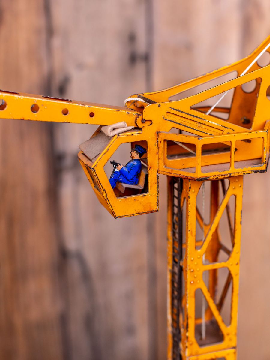 jouet ancienne grande grue avec conducteur – Image 3