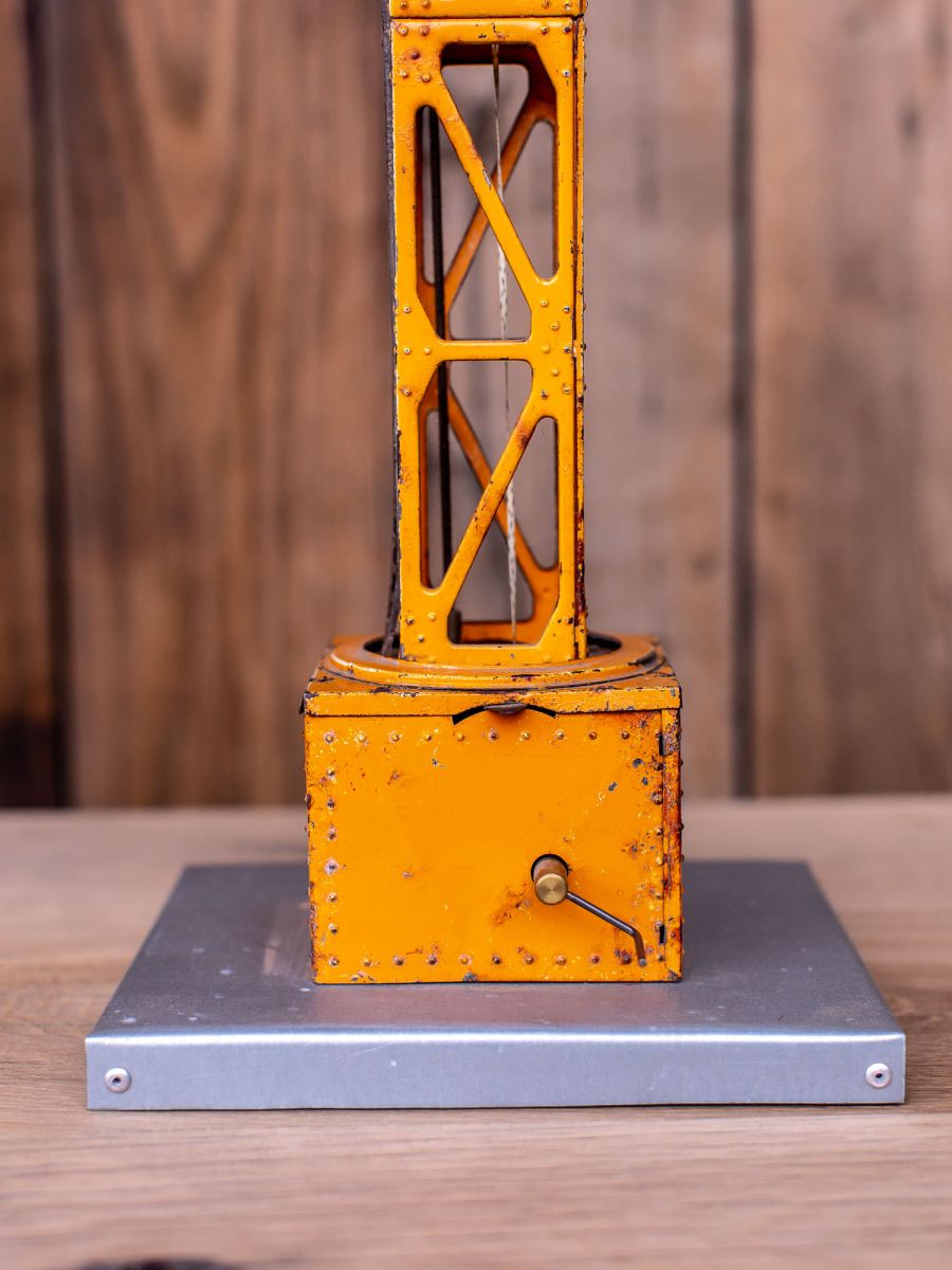 jouet ancienne grande grue avec conducteur – Image 6