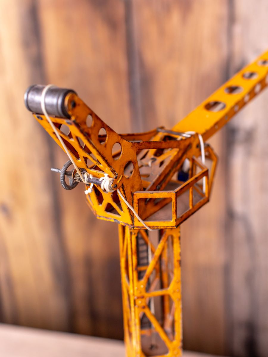 jouet ancienne grande grue avec conducteur – Image 8