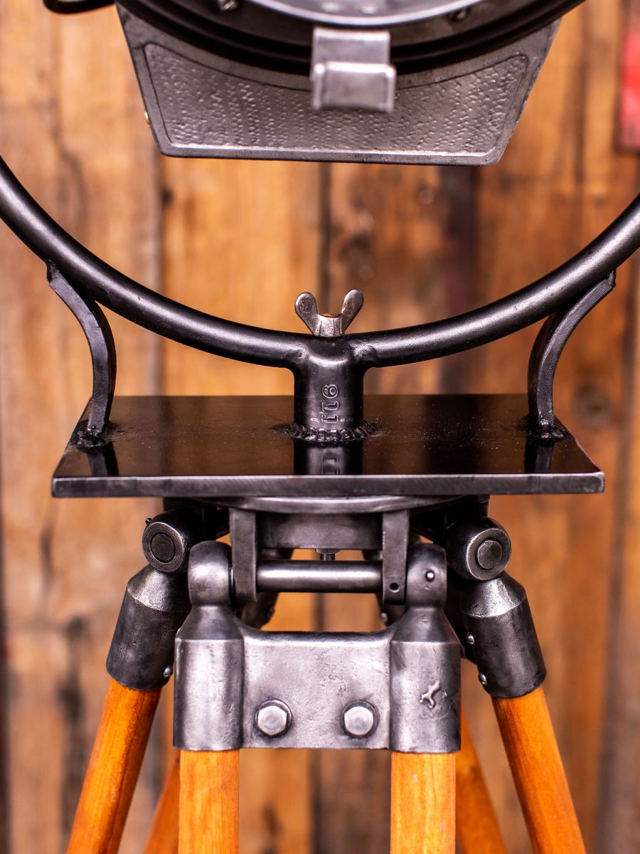 Ancien projecteur cinema Hollywood Bardwell Mcalister pieds bois – Image 6