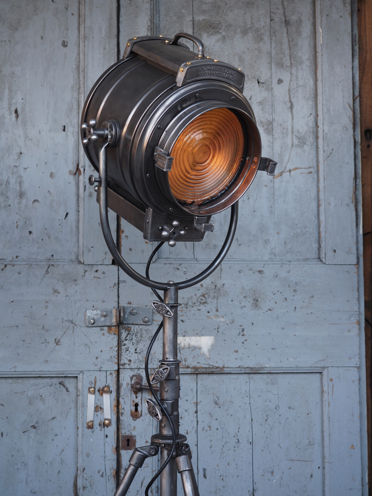 projecteur cinema MCALISTER des studios Hollywood Californie grand pied – Image 3