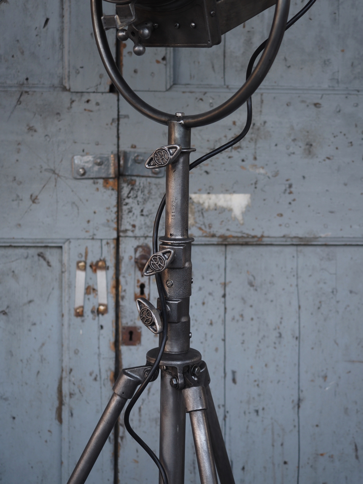 projecteur cinema MCALISTER des studios Hollywood Californie grand pied – Image 8